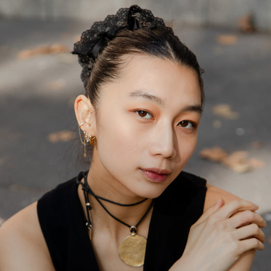 chouchou satin noir dentelle collerette luxe france