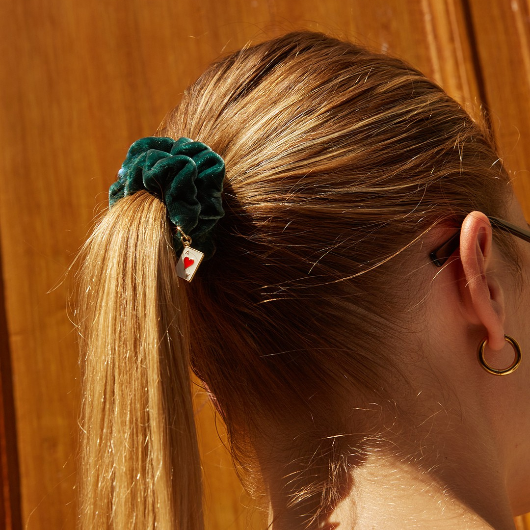 Mini chouchou en velours vert - personnalisable