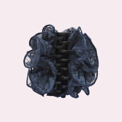 Maxi pince fleur en dentelle bleu marine