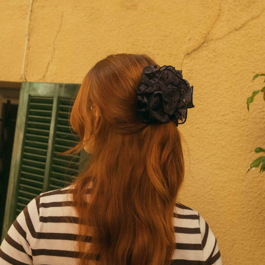 grosse pince cheveux fleur dentelle bleue maxi