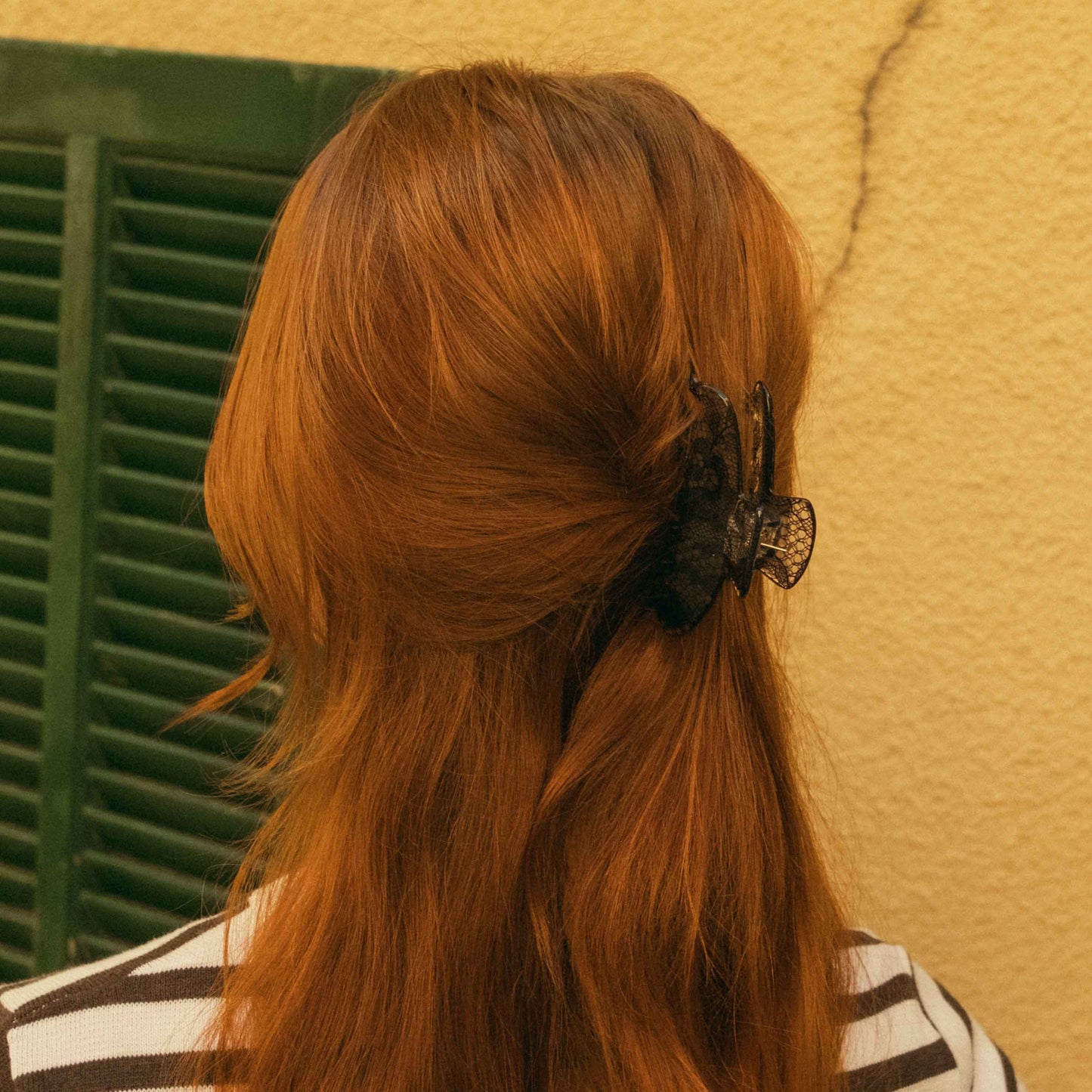 pince cheveux transparente dentelle noire