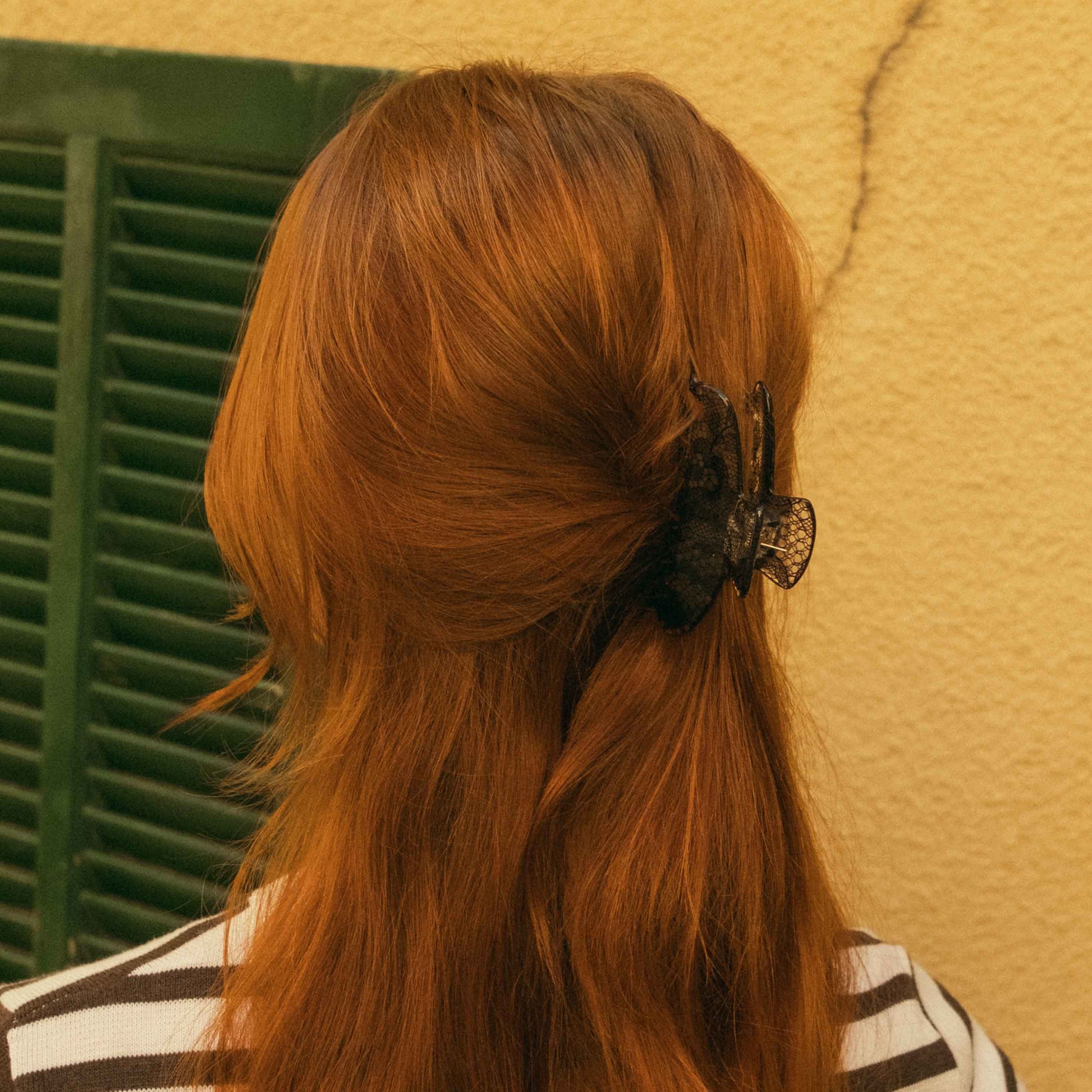 pince cheveux transparente dentelle noire