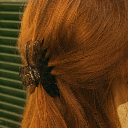 pince cheveux transparente dentelle noire