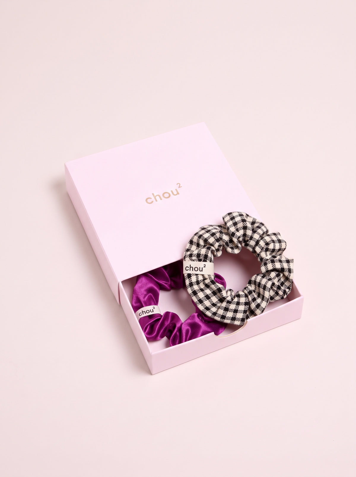 Coffret de 2 petits chouchous « Violet & vichy » : satin violet et vichy écru et noir