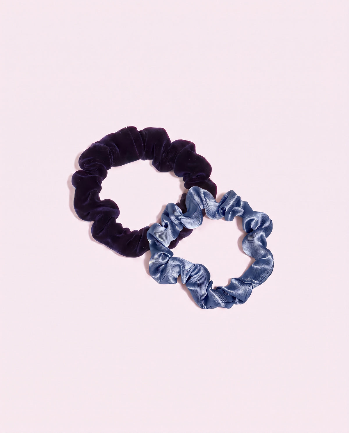 Duo de minis chouchous satin bleu et velours bleu nuit