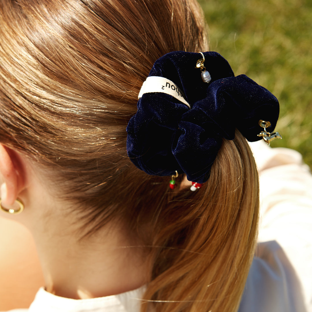 Grand chouchou en velours bleu - personnalisable