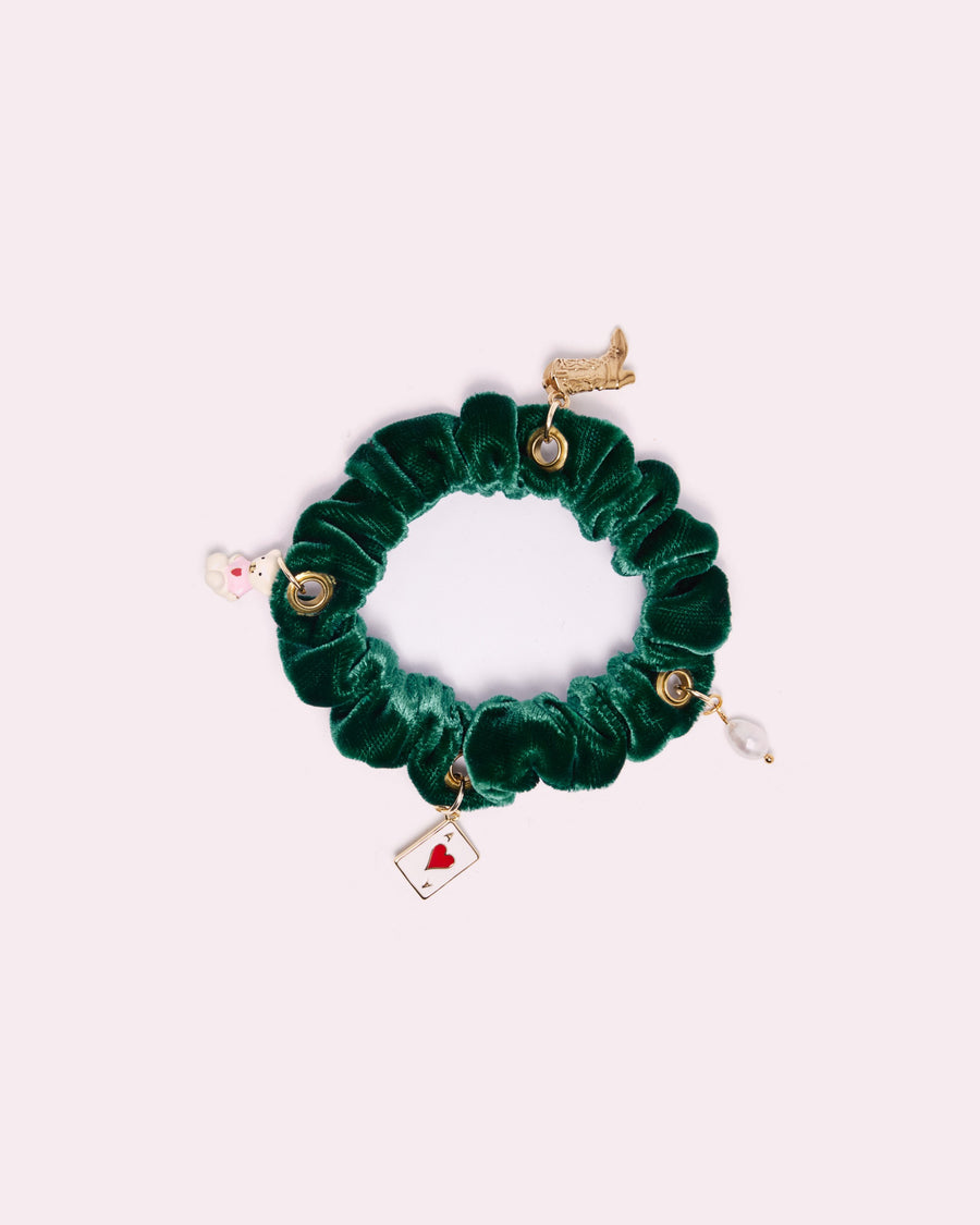 Mini chouchou en velours vert - personnalisable, avec ses charms