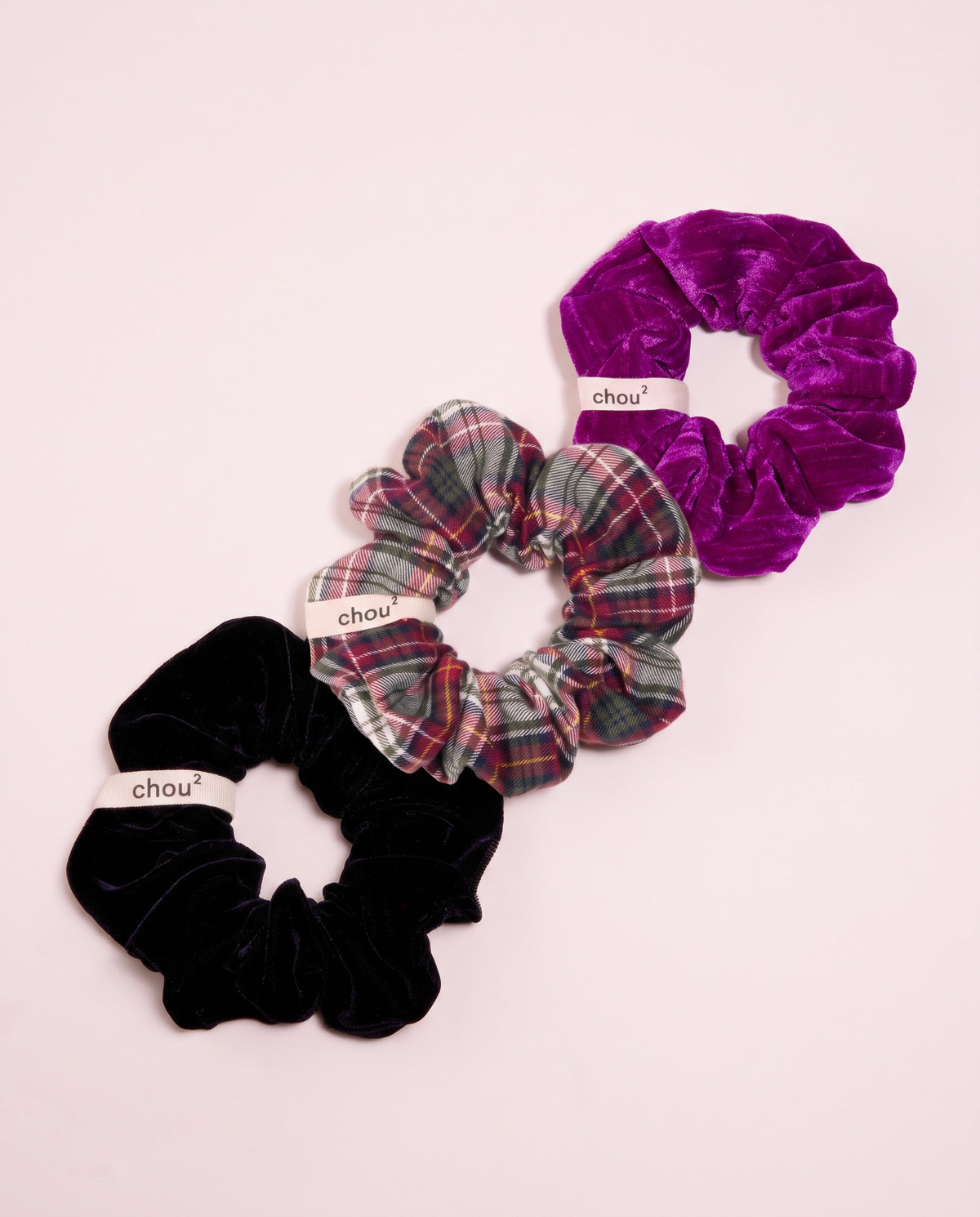 Trio de grands chouchous « Hiver » : tartan rouge, velours noir et velours violet