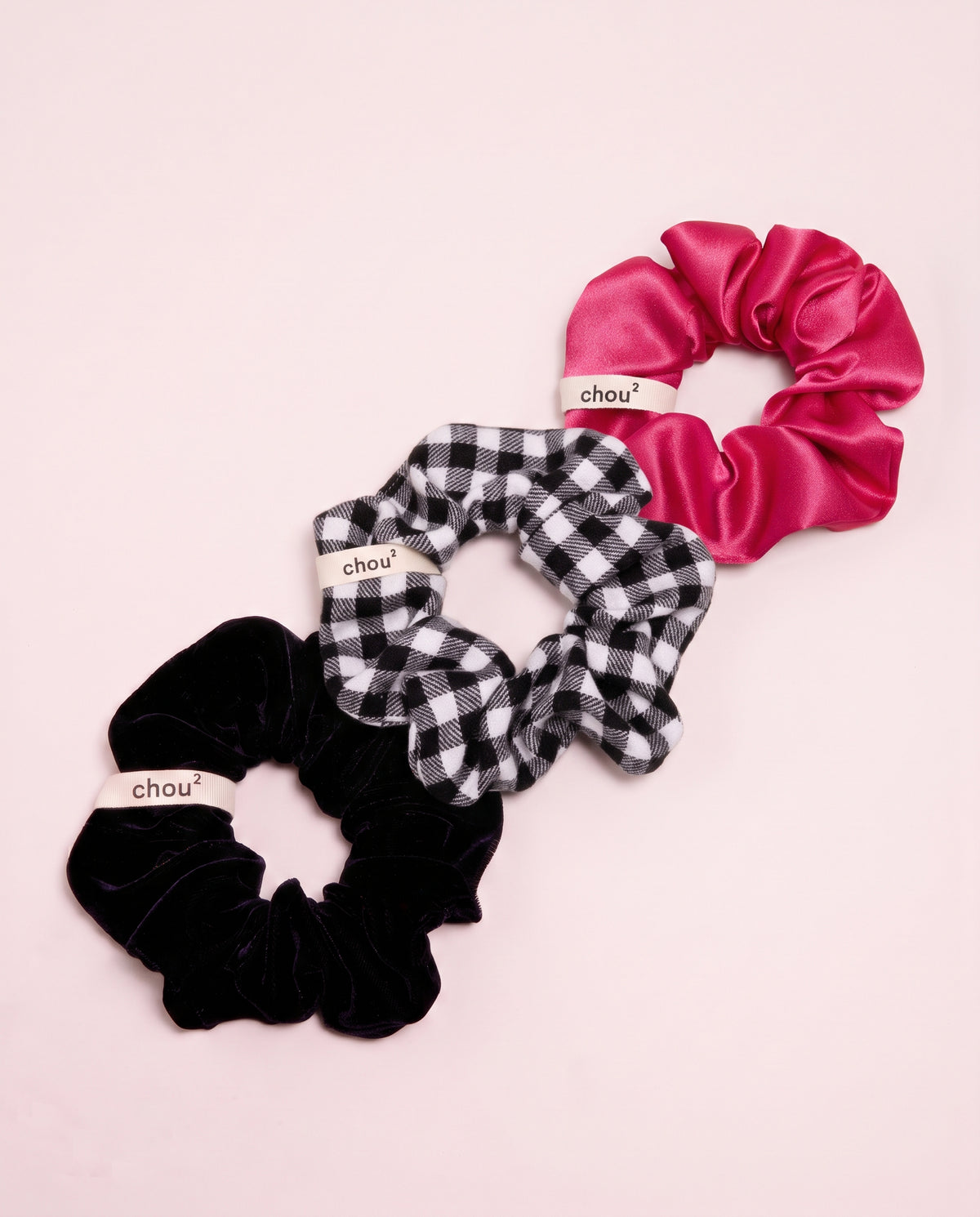 Trio de grands chouchous « Essentiels » : vichy blanc et noir, satin framboise et velours noir