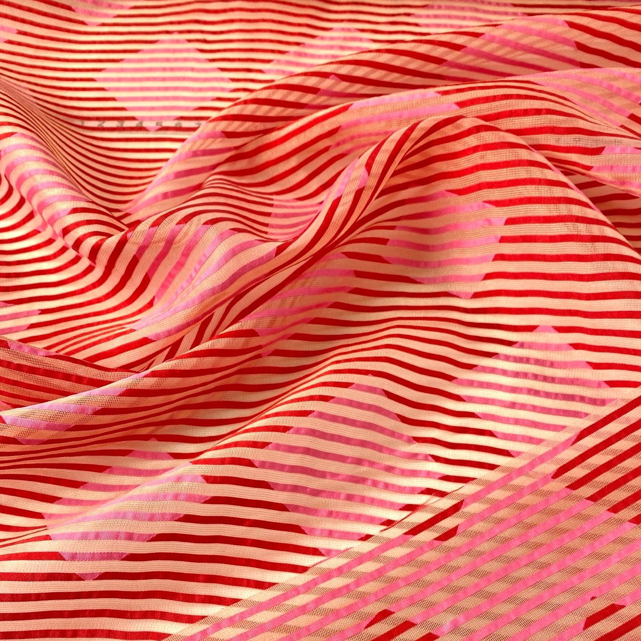 tissu-upcycle-rose-rouge-france